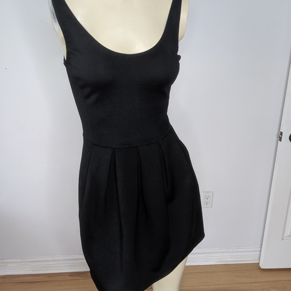 Aritiza Wilfred -  black dress - Picture 8 of 11